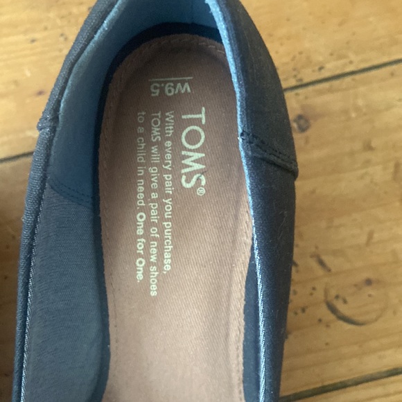 New Tom’s black wedges - Picture 4 of 5